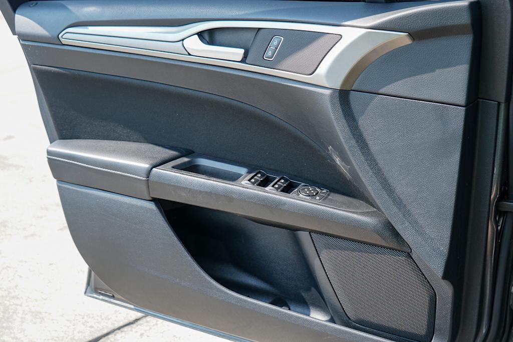 Thumbnail: 2020 Ford Fusion - 21