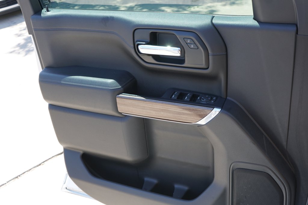 Thumbnail: 2020 Chevrolet Silverado 1500 - 18