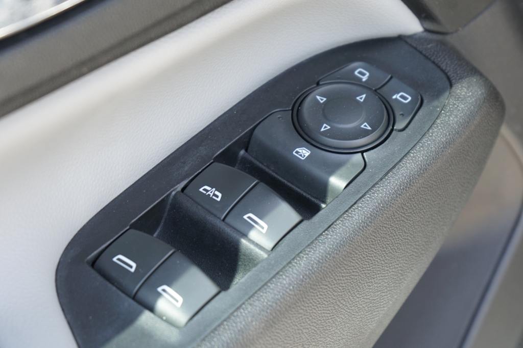 Thumbnail: 2019 Chevrolet Equinox - 19