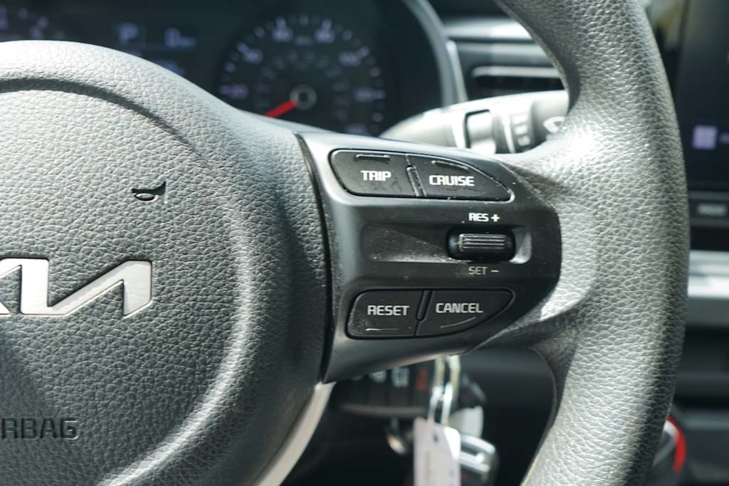 Thumbnail: 2022 Kia Rio - 18