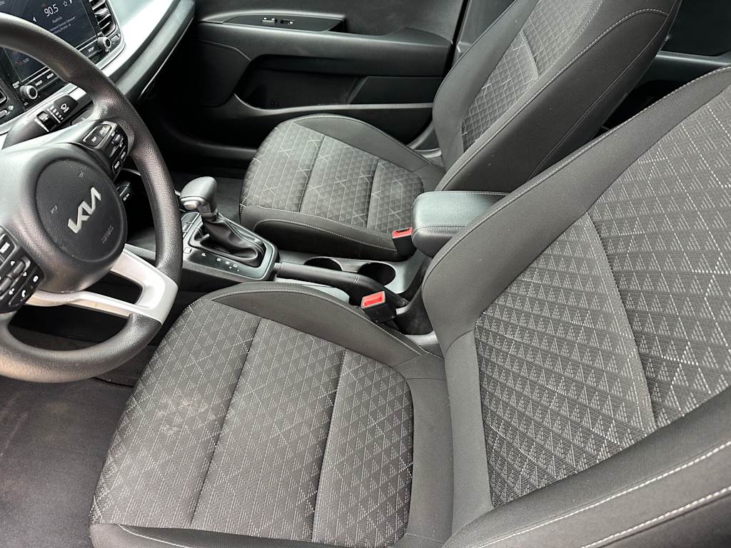 Thumbnail: 2023 Kia Rio - 8