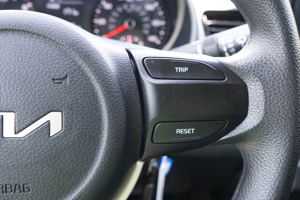 Thumbnail: 2023 Kia Rio - 18