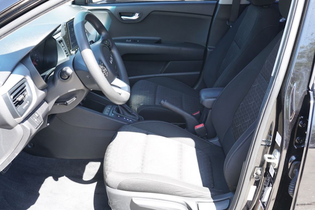 Thumbnail: 2022 Kia Rio - 8