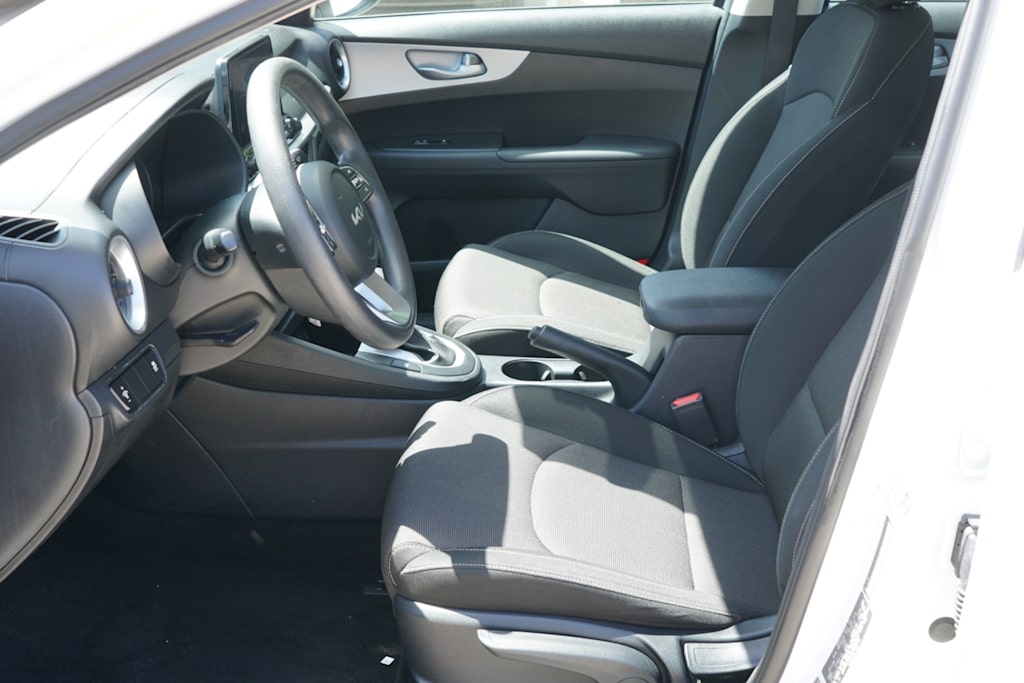 Thumbnail: 2024 Kia Forte - 7