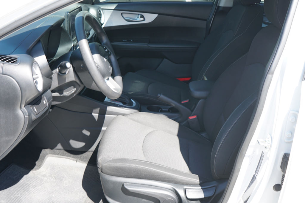 Thumbnail: 2024 Kia Forte - 8