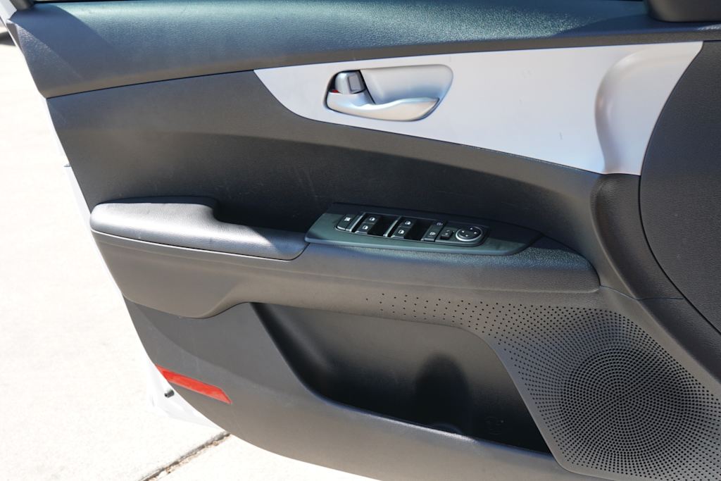 Thumbnail: 2024 Kia Forte - 20