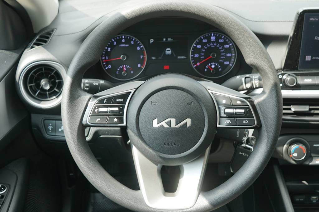 Thumbnail: 2023 Kia Forte - 10