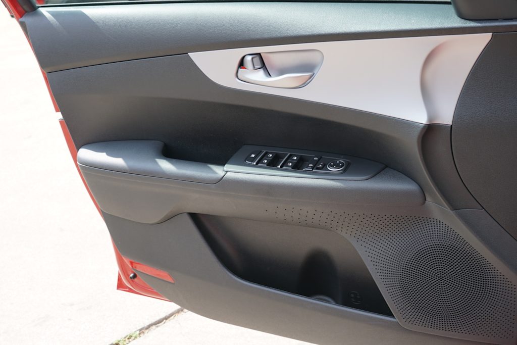 Thumbnail: 2023 Kia Forte - 20
