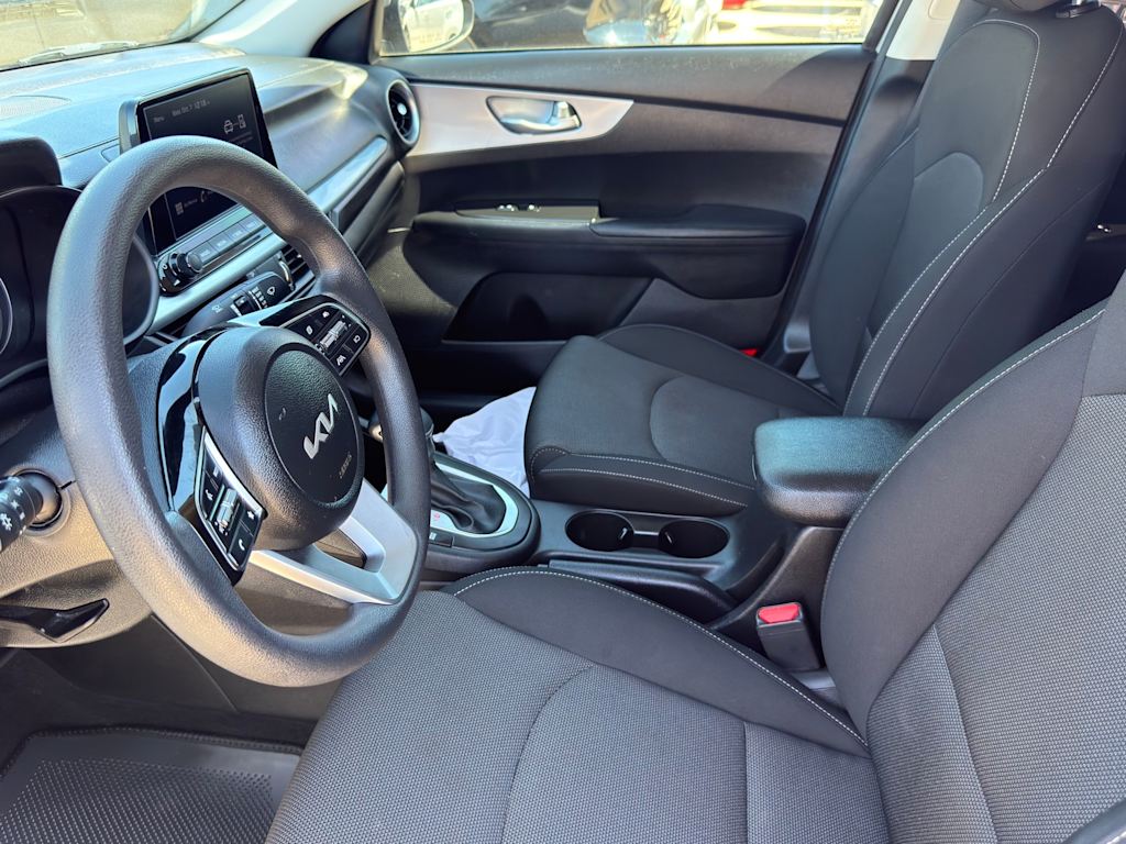 Thumbnail: 2024 Kia Forte - 8
