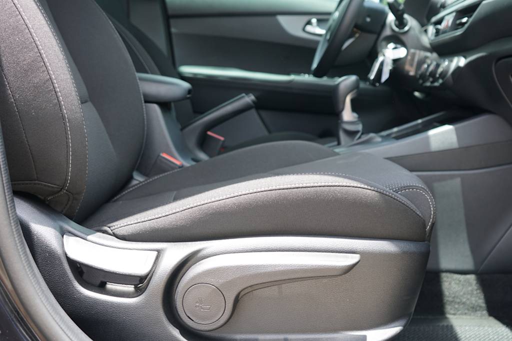 Thumbnail: 2021 Kia Forte - 27