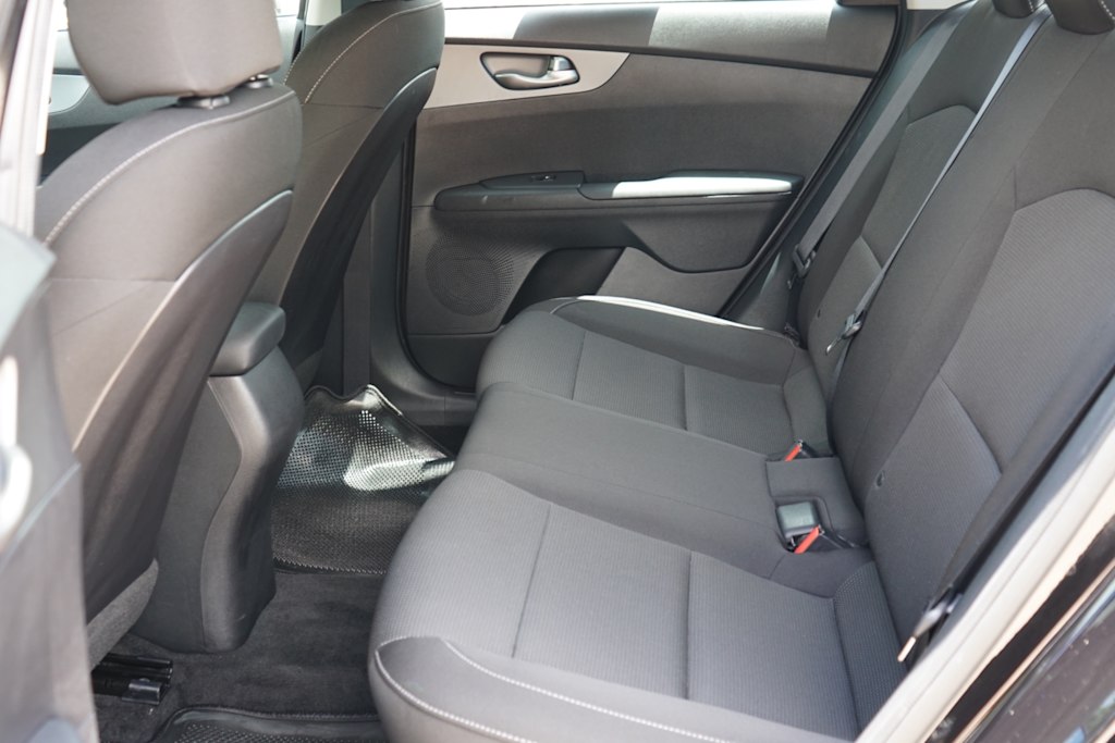 Thumbnail: 2021 Kia Forte - 24