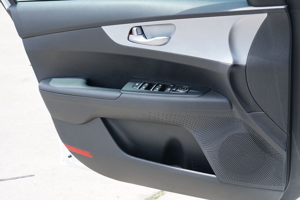 Thumbnail: 2024 Kia Forte - 21