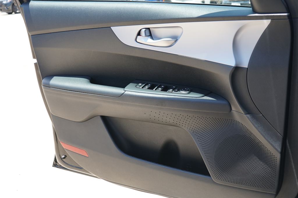Thumbnail: 2024 Kia Forte - 21