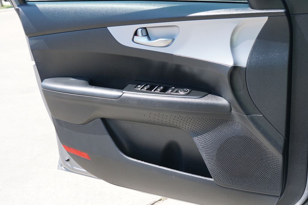 Thumbnail: 2024 Kia Forte - 20