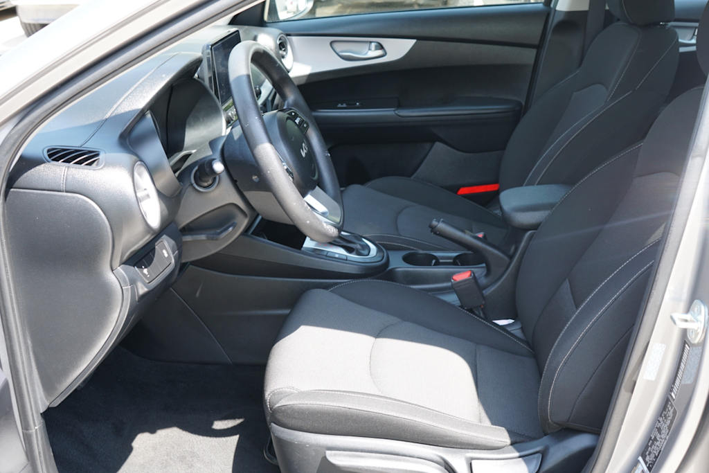 Thumbnail: 2024 Kia Forte - 8