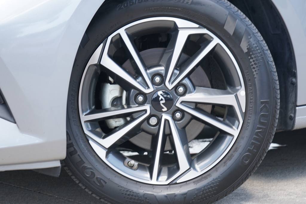 Thumbnail: 2023 Kia Forte - 5