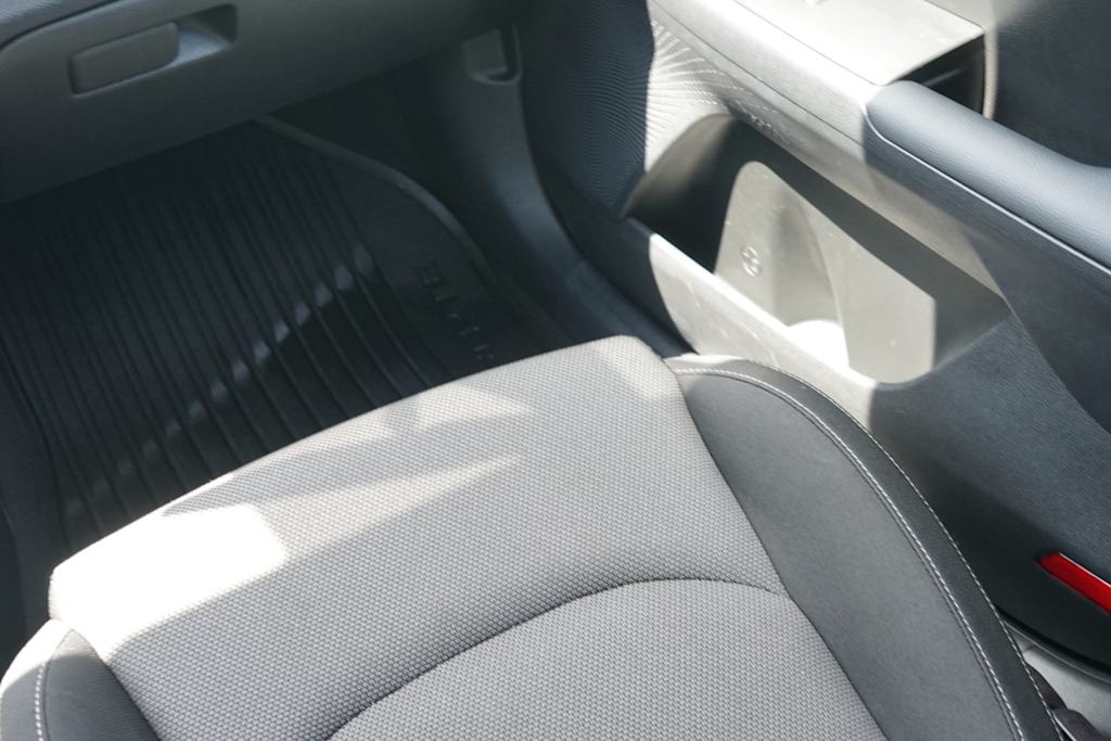 Thumbnail: 2023 Kia Forte - 23