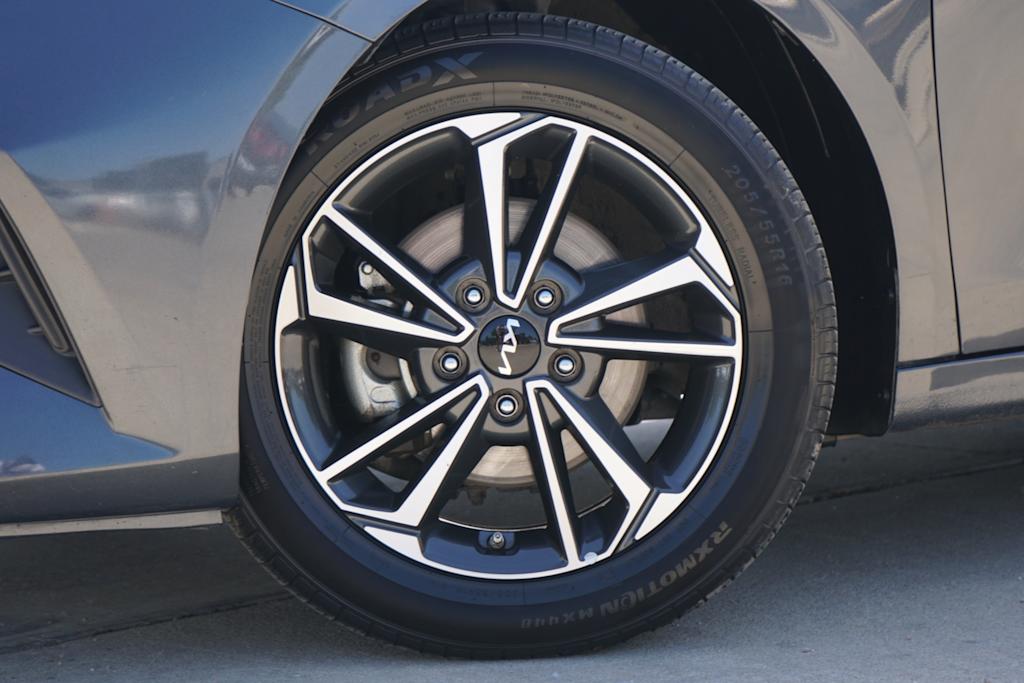 Thumbnail: 2024 Kia Forte - 6