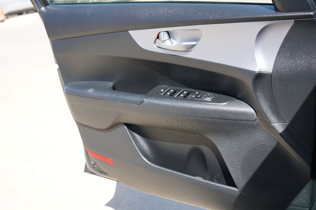 Thumbnail: 2024 Kia Forte - 20