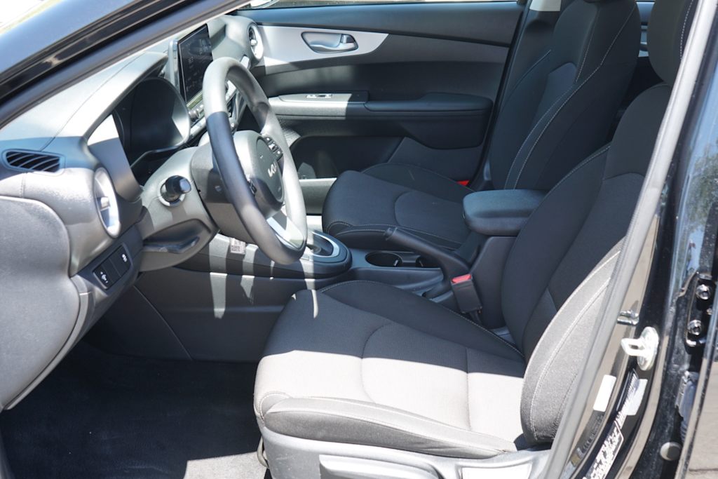 Thumbnail: 2024 Kia Forte - 7