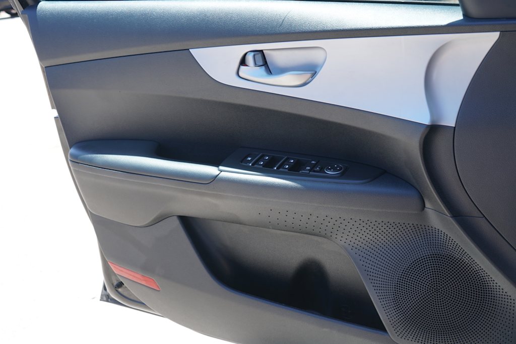 Thumbnail: 2024 Kia Forte - 19