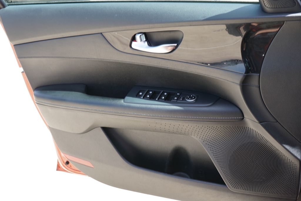 Thumbnail: 2020 Kia Forte - 19