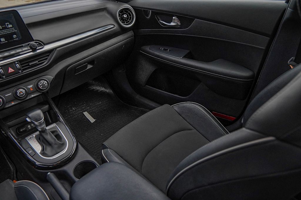 Thumbnail: 2020 Kia Forte - 27