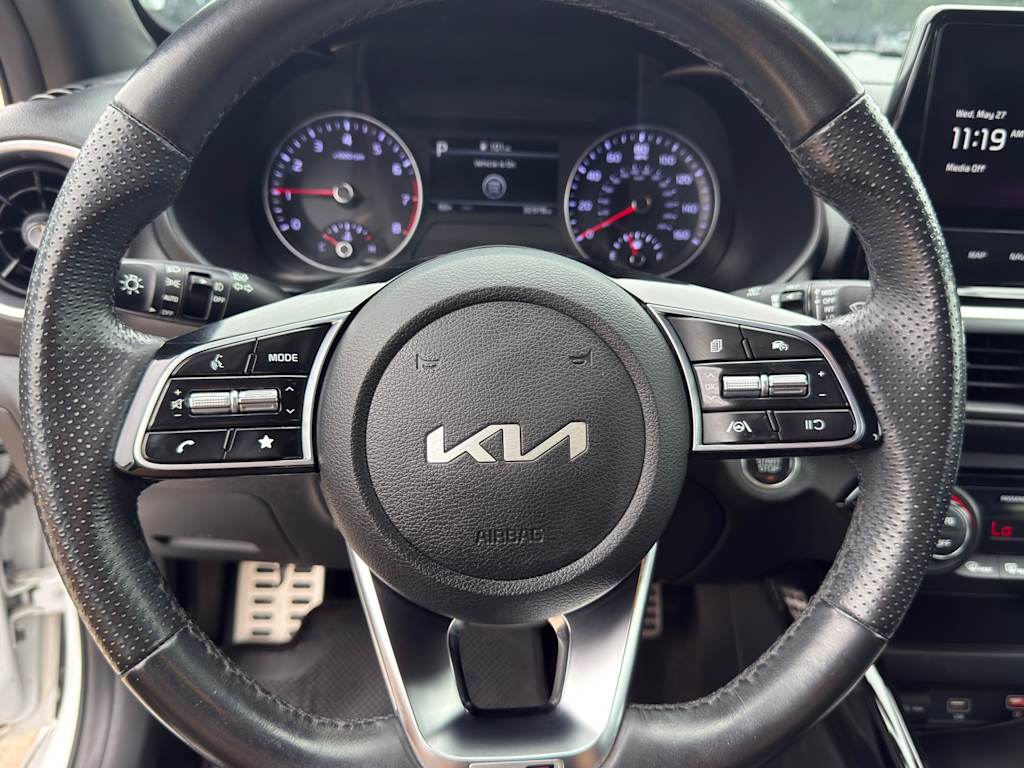 Thumbnail: 2023 Kia Forte - 8