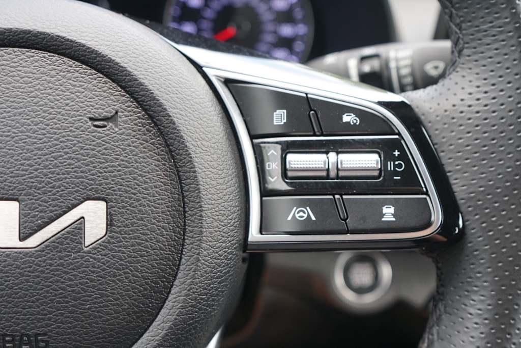 Thumbnail: 2023 Kia Forte - 18