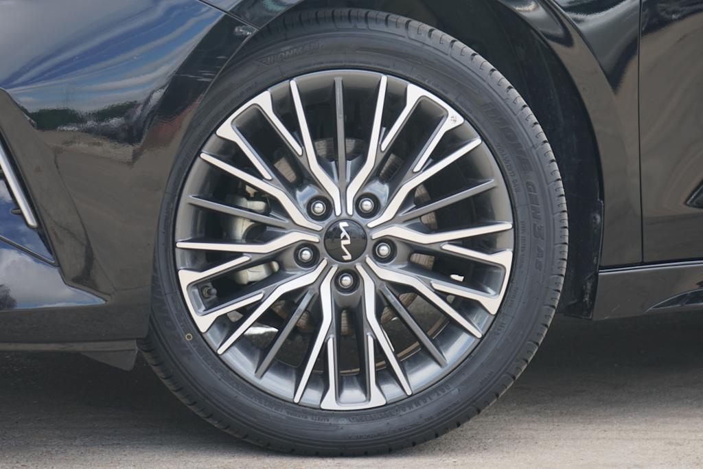 Thumbnail: 2023 Kia Forte - 5