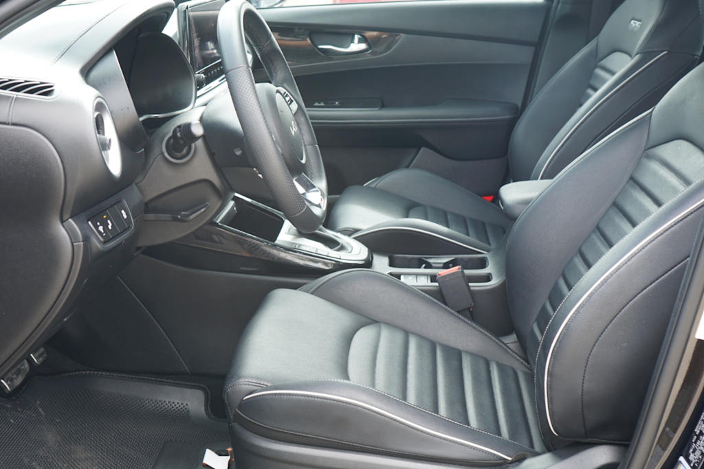 Thumbnail: 2023 Kia Forte - 7