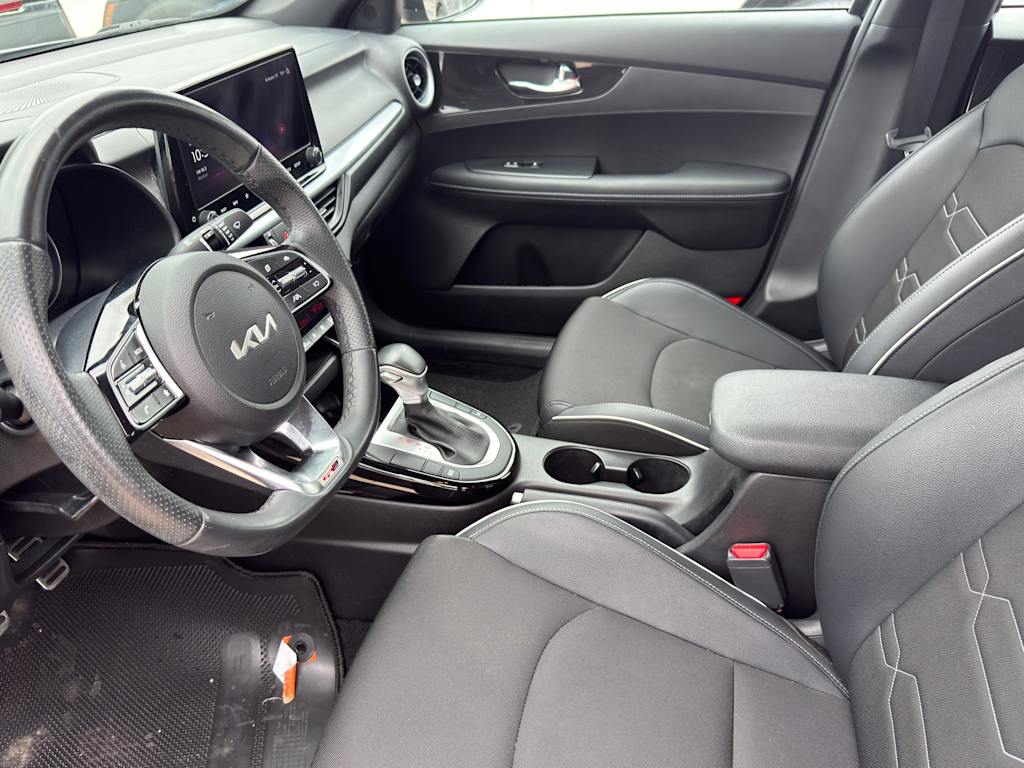 Thumbnail: 2023 Kia Forte - 9