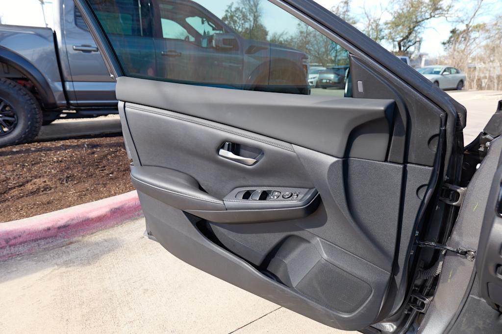 Thumbnail: 2022 Nissan Sentra - 25