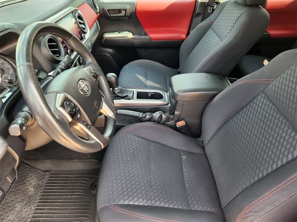 Thumbnail: 2021 Toyota Tacoma - 10