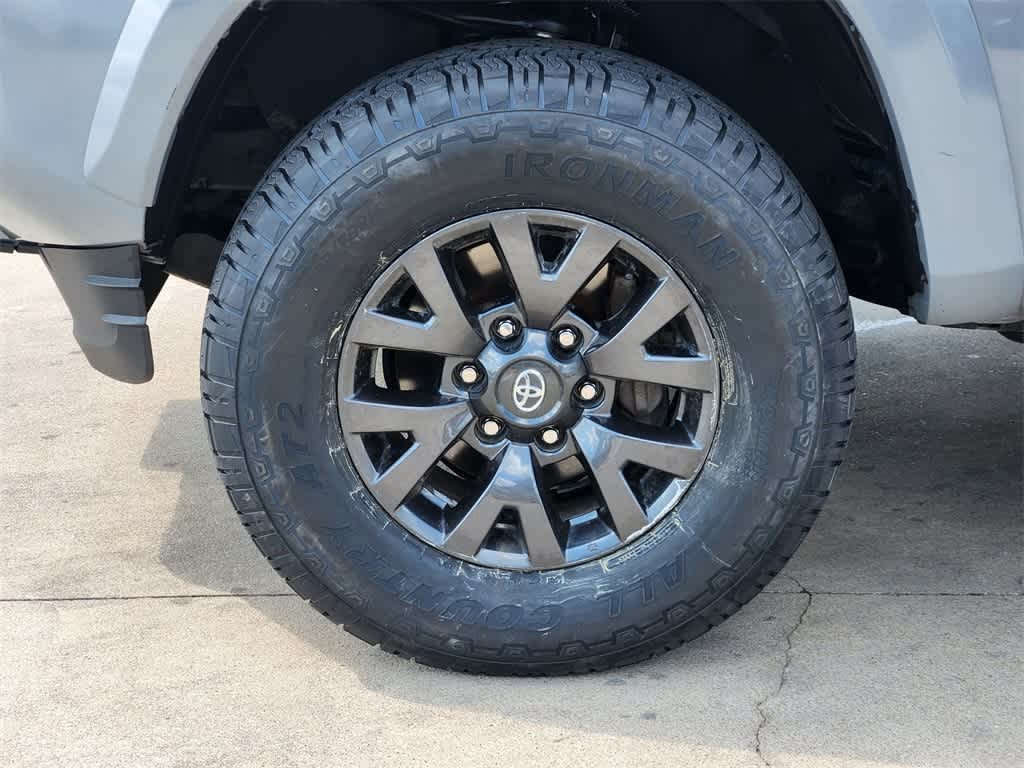 Thumbnail: 2021 Toyota Tacoma - 21