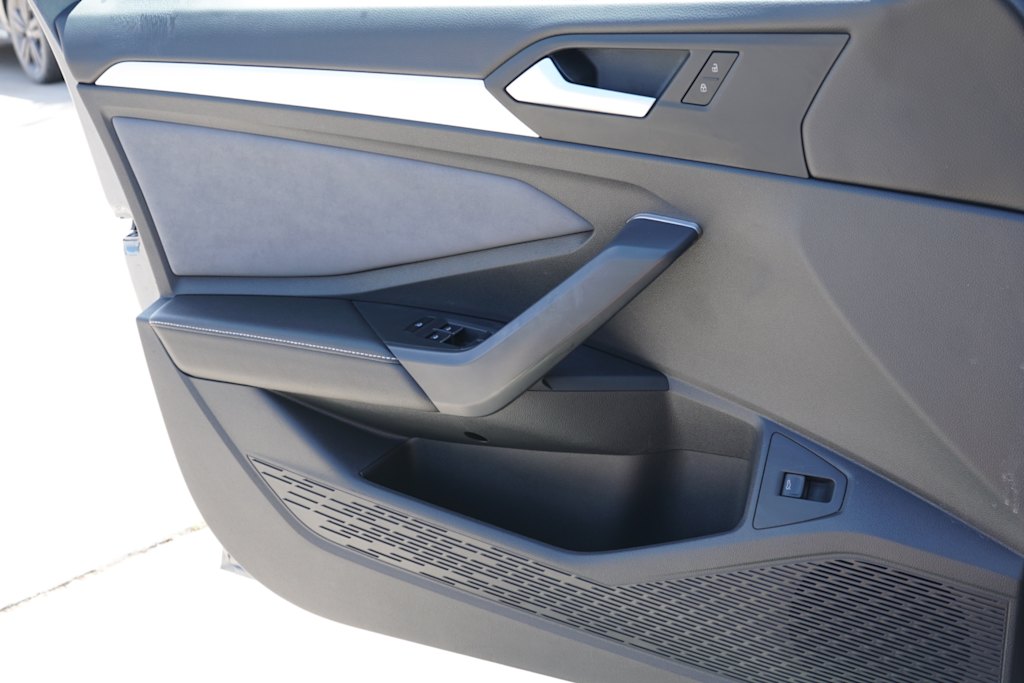 Thumbnail: 2025 Volkswagen Jetta - 18