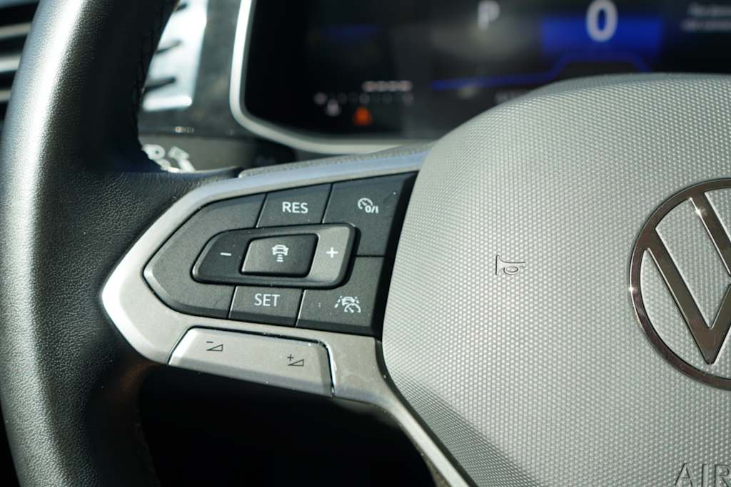 Thumbnail: 2025 Volkswagen Jetta - 17