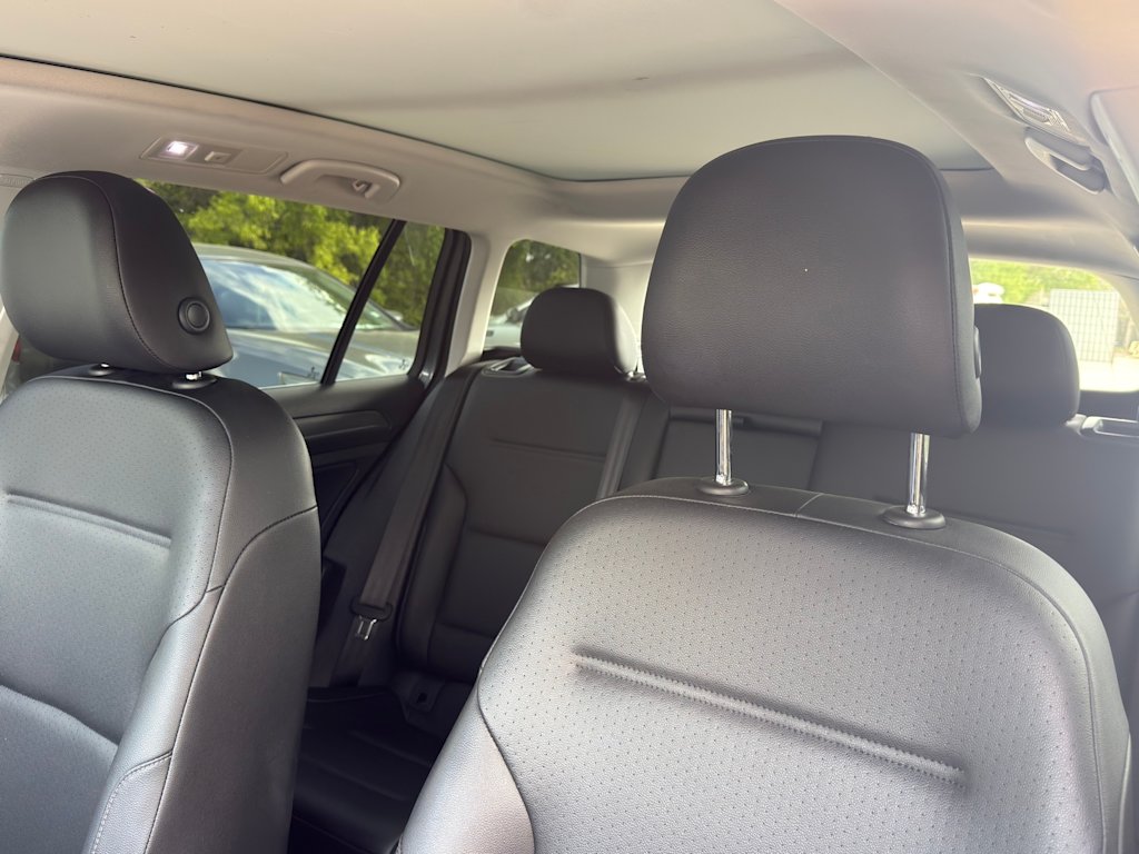 Thumbnail: 2017 Volkswagen Golf - 10