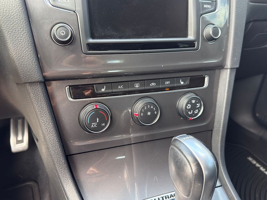 Thumbnail: 2017 Volkswagen Golf - 18