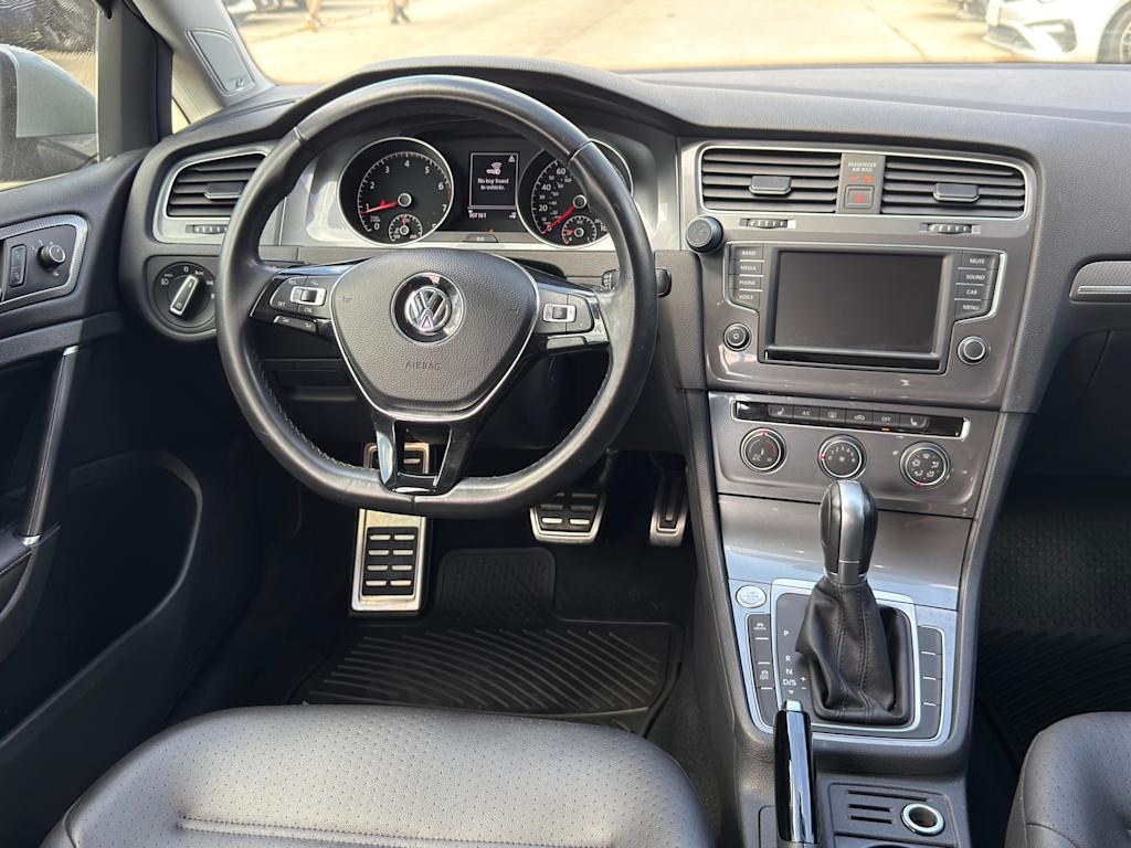 Thumbnail: 2017 Volkswagen Golf - 25