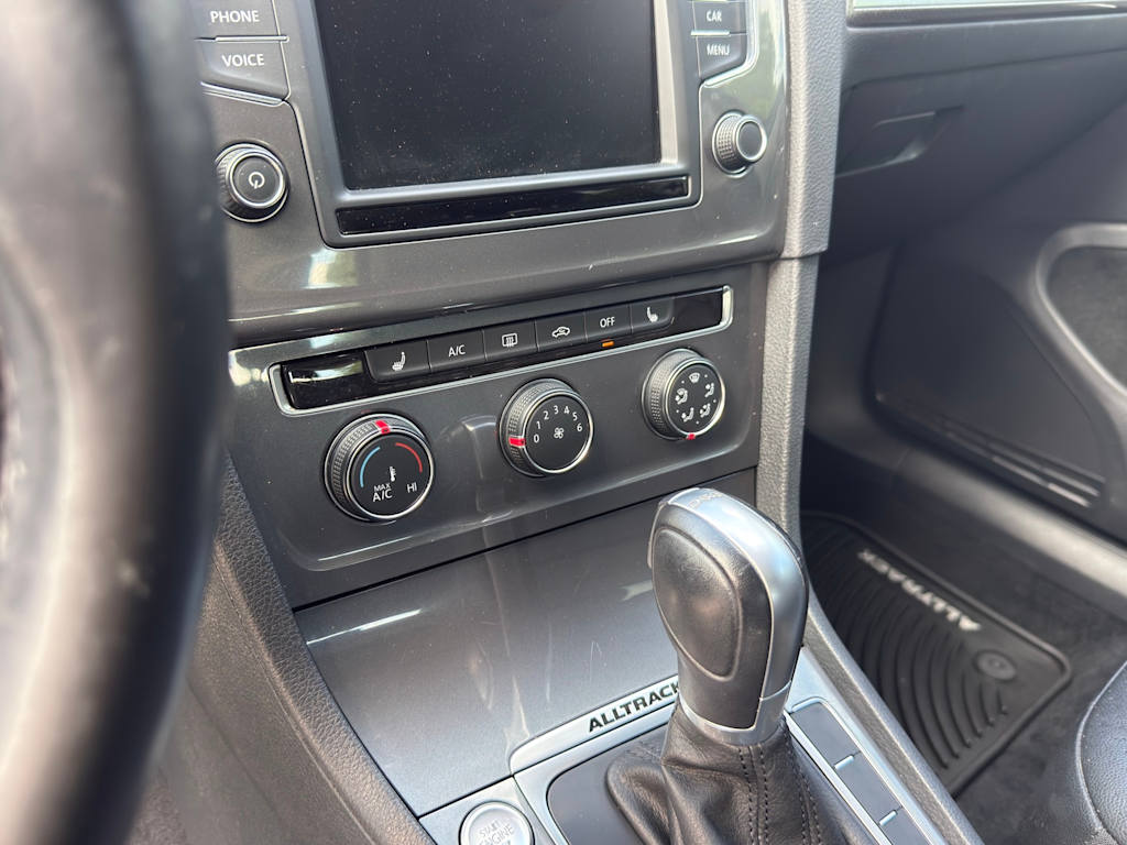 Thumbnail: 2017 Volkswagen Golf - 19