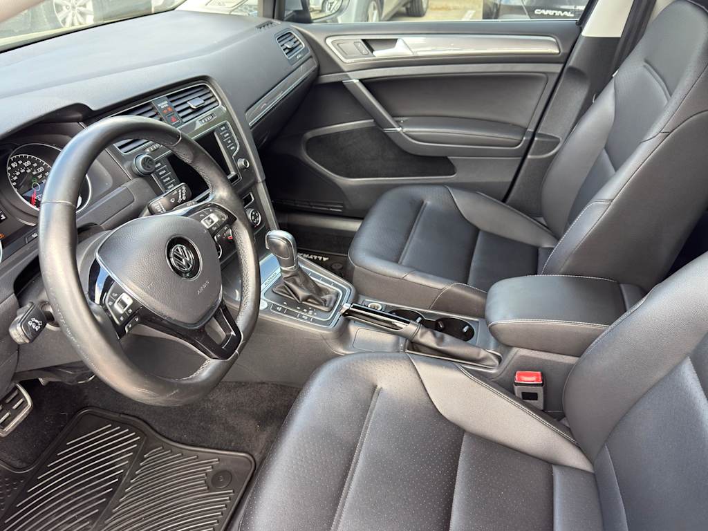 Thumbnail: 2017 Volkswagen Golf - 9