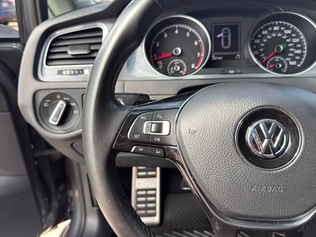 Thumbnail: 2017 Volkswagen Golf - 21