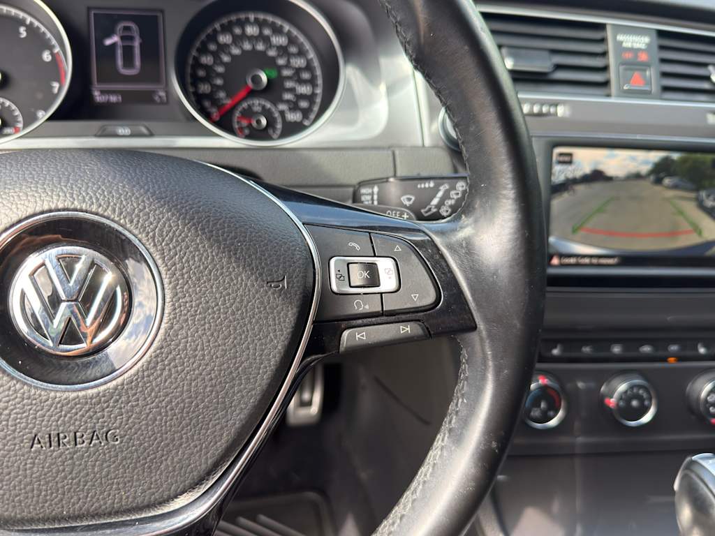 Thumbnail: 2017 Volkswagen Golf - 20