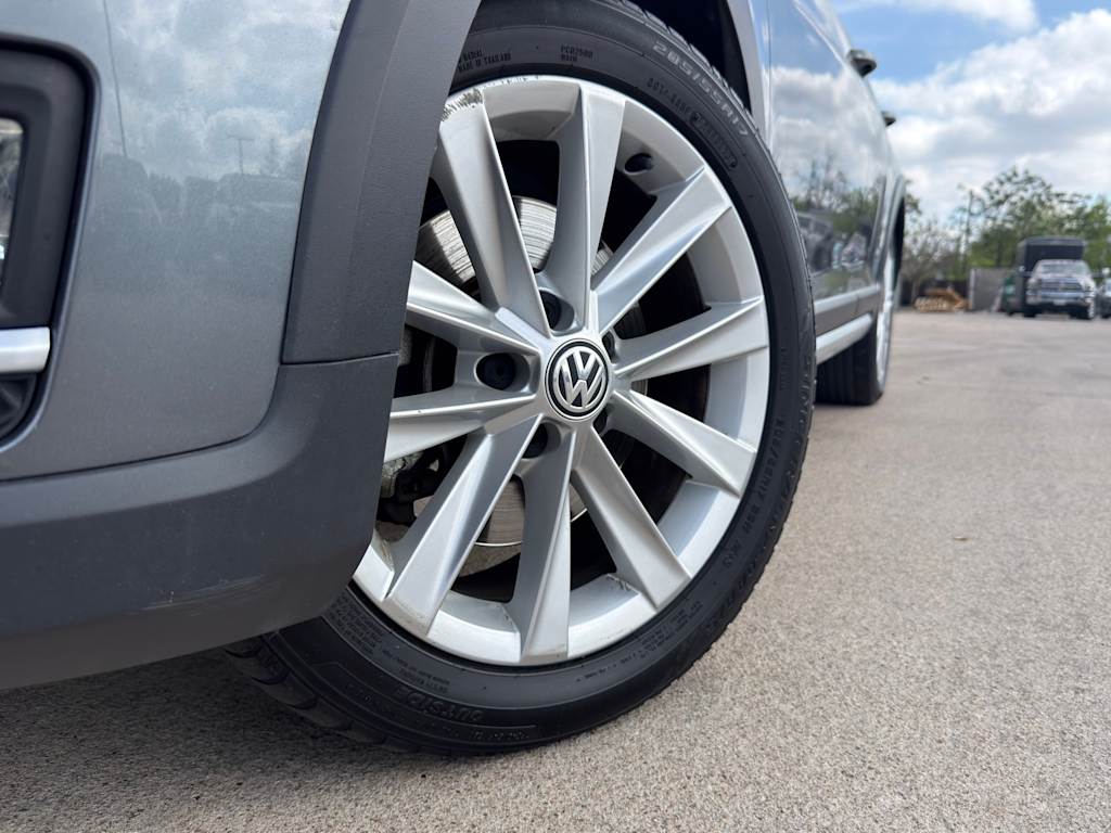 Thumbnail: 2017 Volkswagen Golf - 7