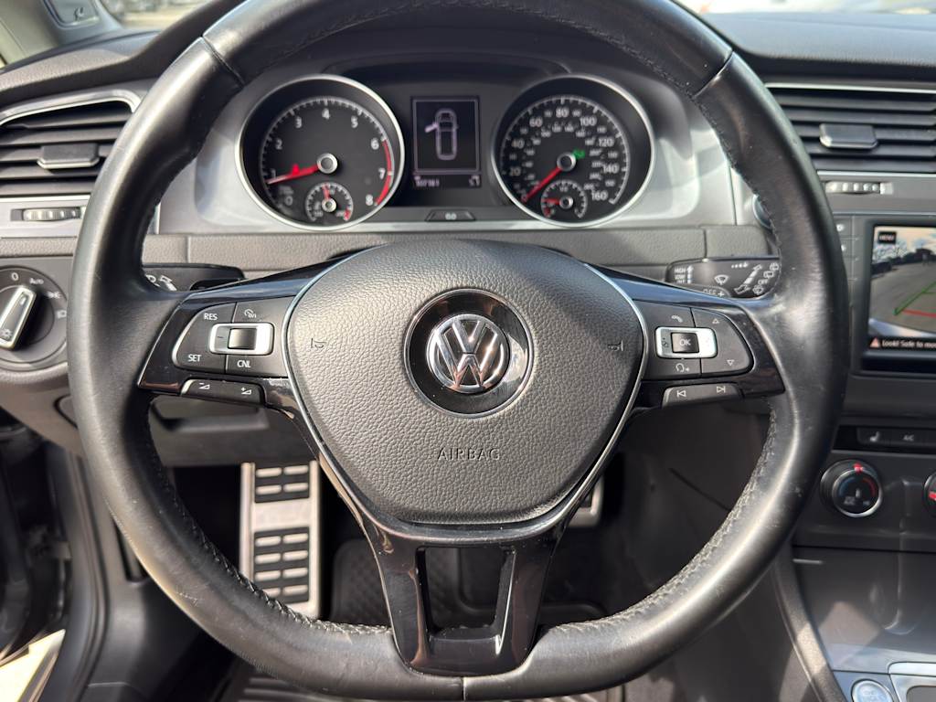 Thumbnail: 2017 Volkswagen Golf - 12