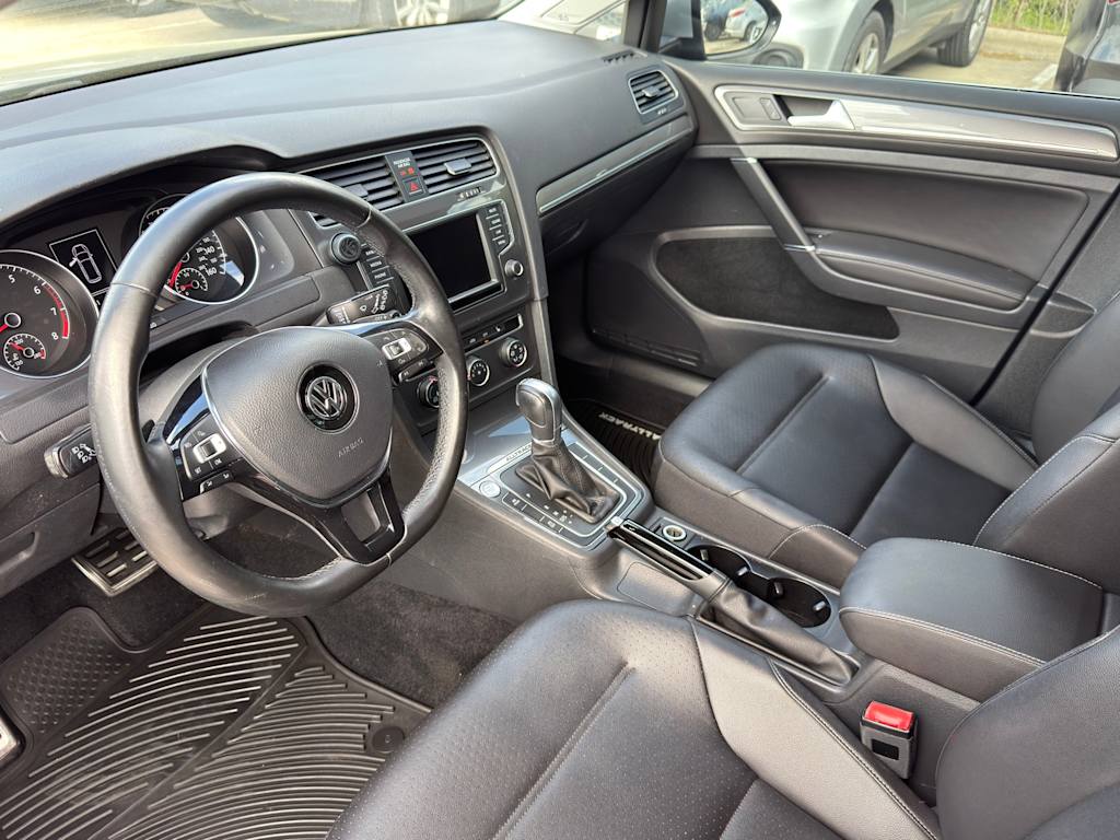 Thumbnail: 2017 Volkswagen Golf - 2