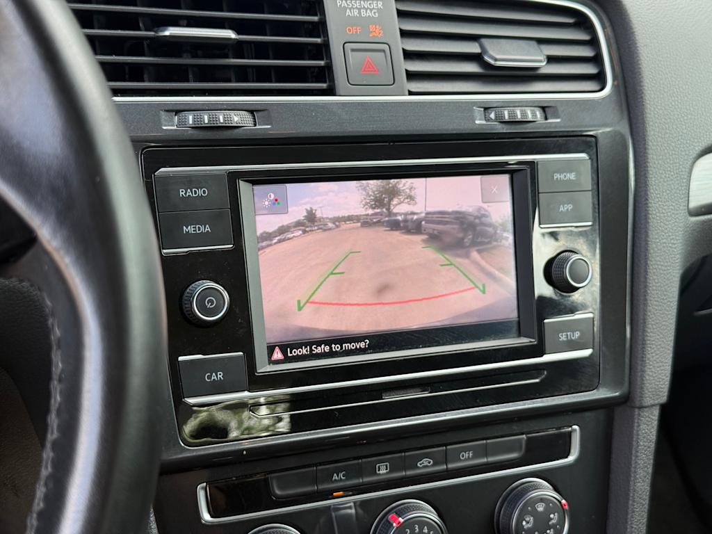 Thumbnail: 2019 Volkswagen Golf - 18