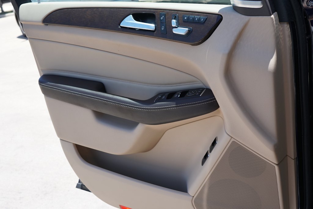 Thumbnail: 2017 Mercedes-Benz GLS - 23