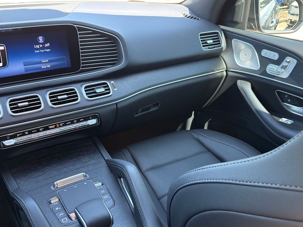 Thumbnail: 2025 Mercedes-Benz GLE - 27